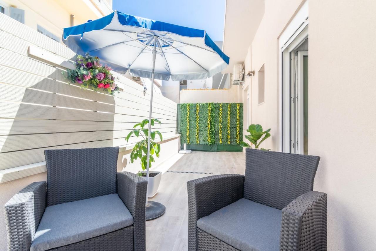 Sophia'S Comfortable Home With A Private Backyard Gazi Exterior photo